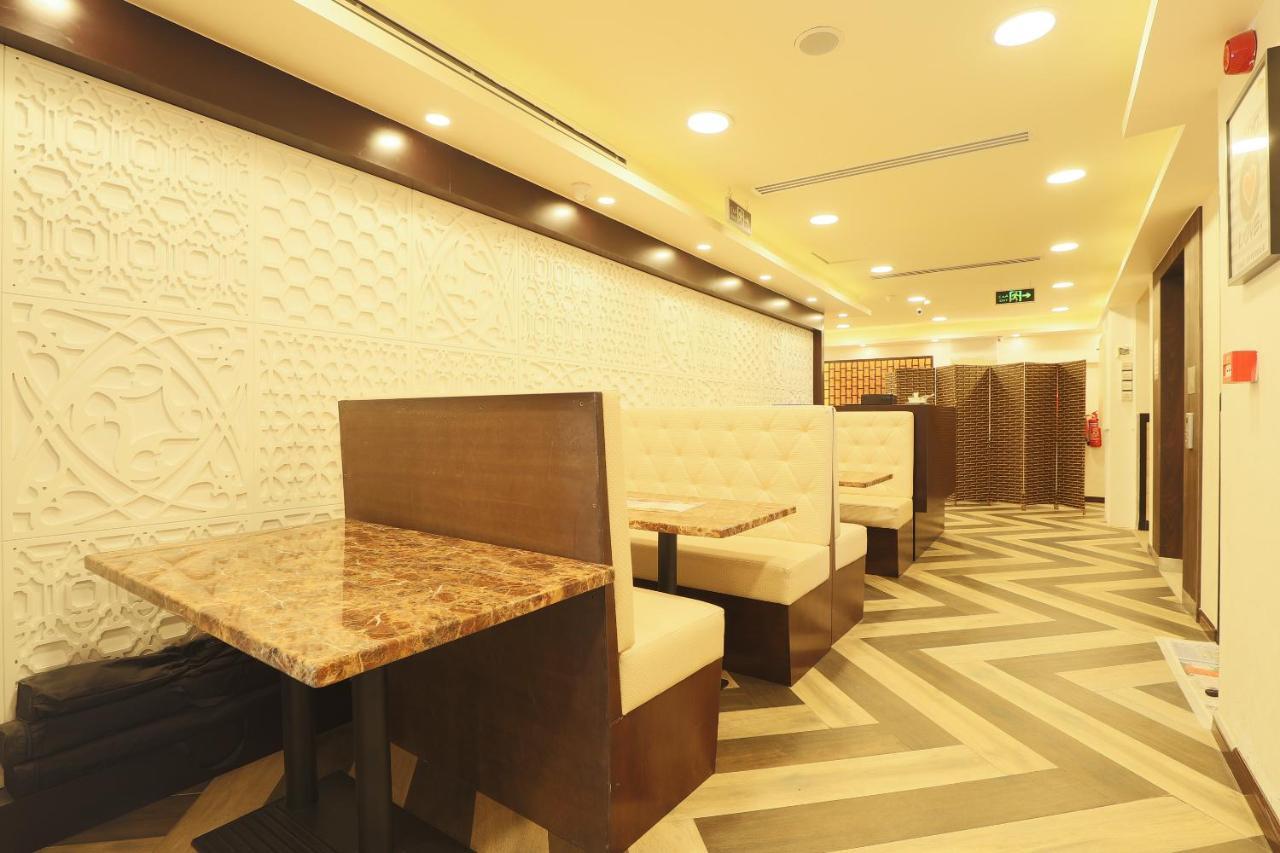 24 Gold Hotel Dubai Bagian luar foto