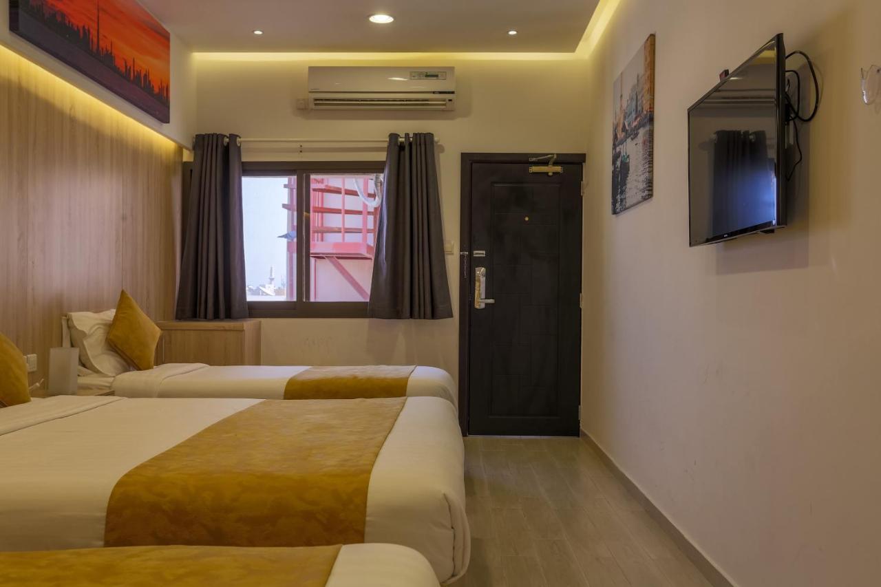 24 Gold Hotel Dubai Bagian luar foto