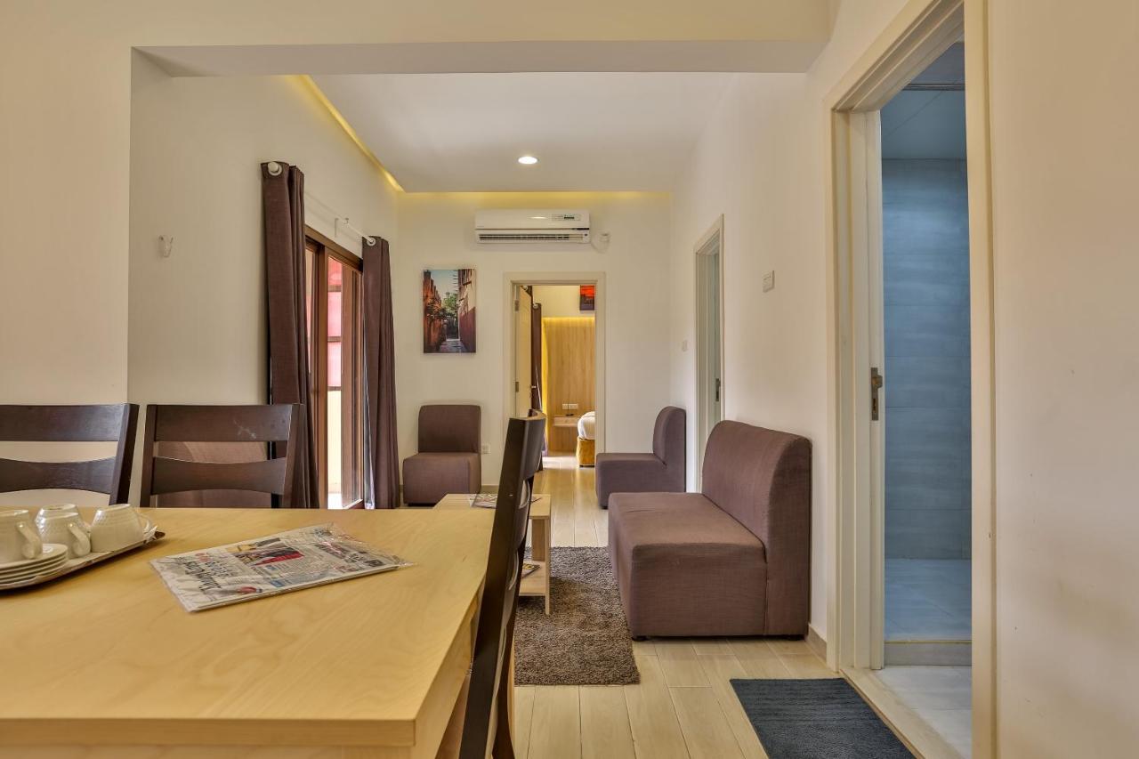 24 Gold Hotel Dubai Bagian luar foto