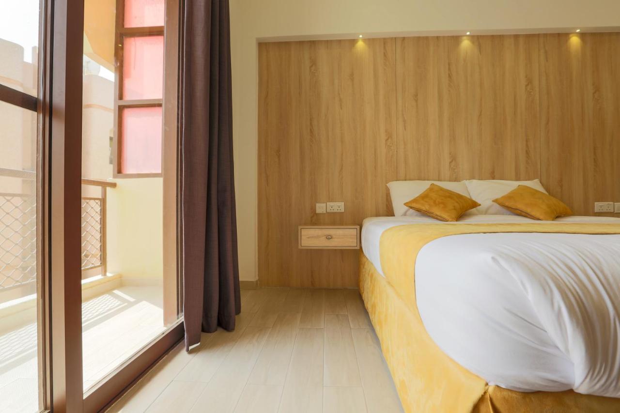 24 Gold Hotel Dubai Bagian luar foto
