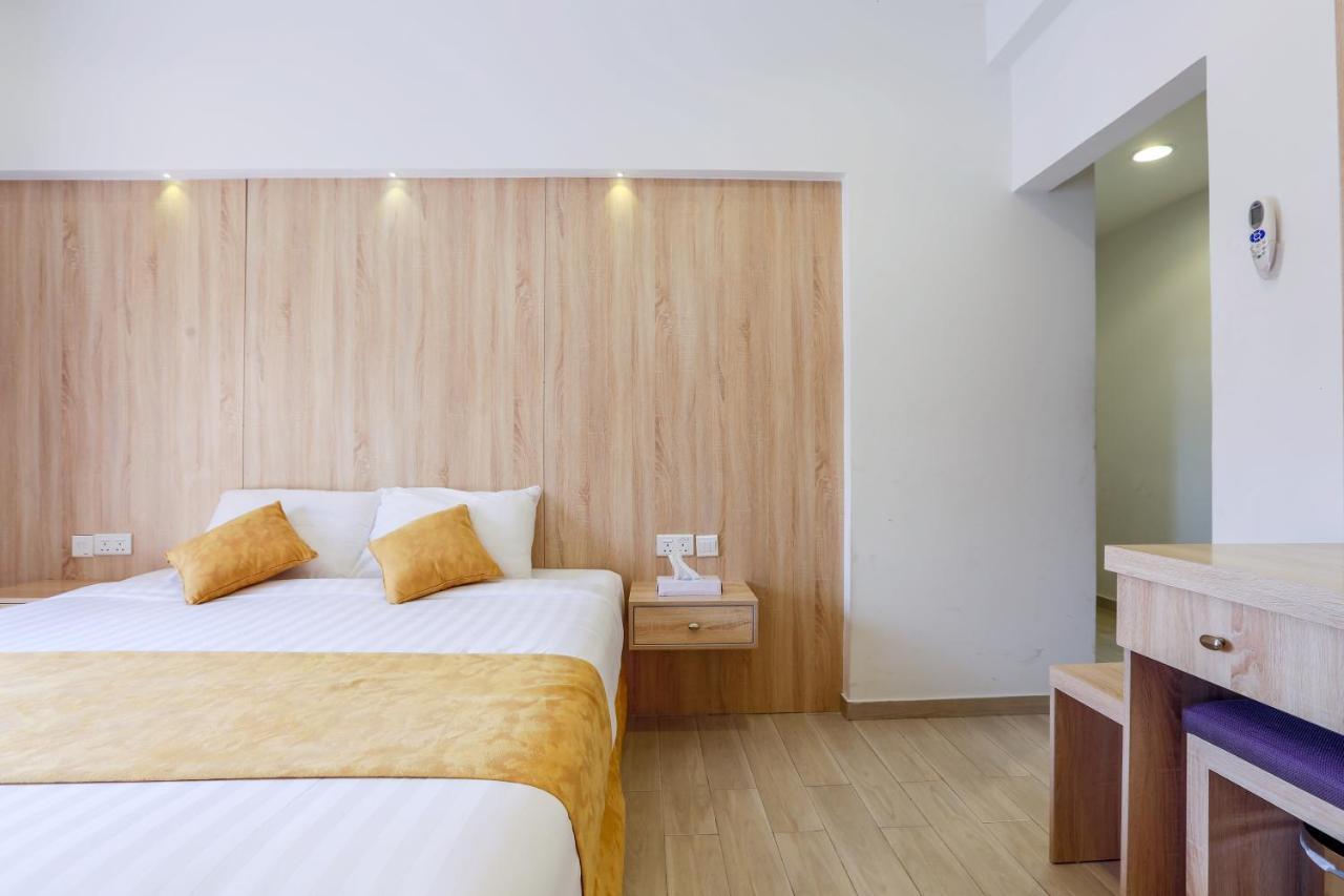 24 Gold Hotel Dubai Bagian luar foto