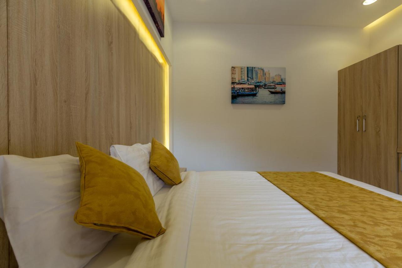 24 Gold Hotel Dubai Bagian luar foto
