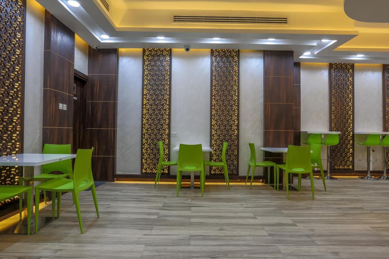 24 Gold Hotel Dubai Bagian luar foto