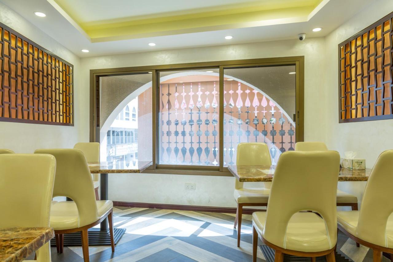24 Gold Hotel Dubai Bagian luar foto