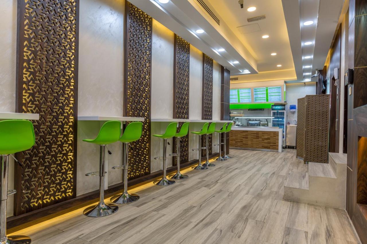 24 Gold Hotel Dubai Bagian luar foto