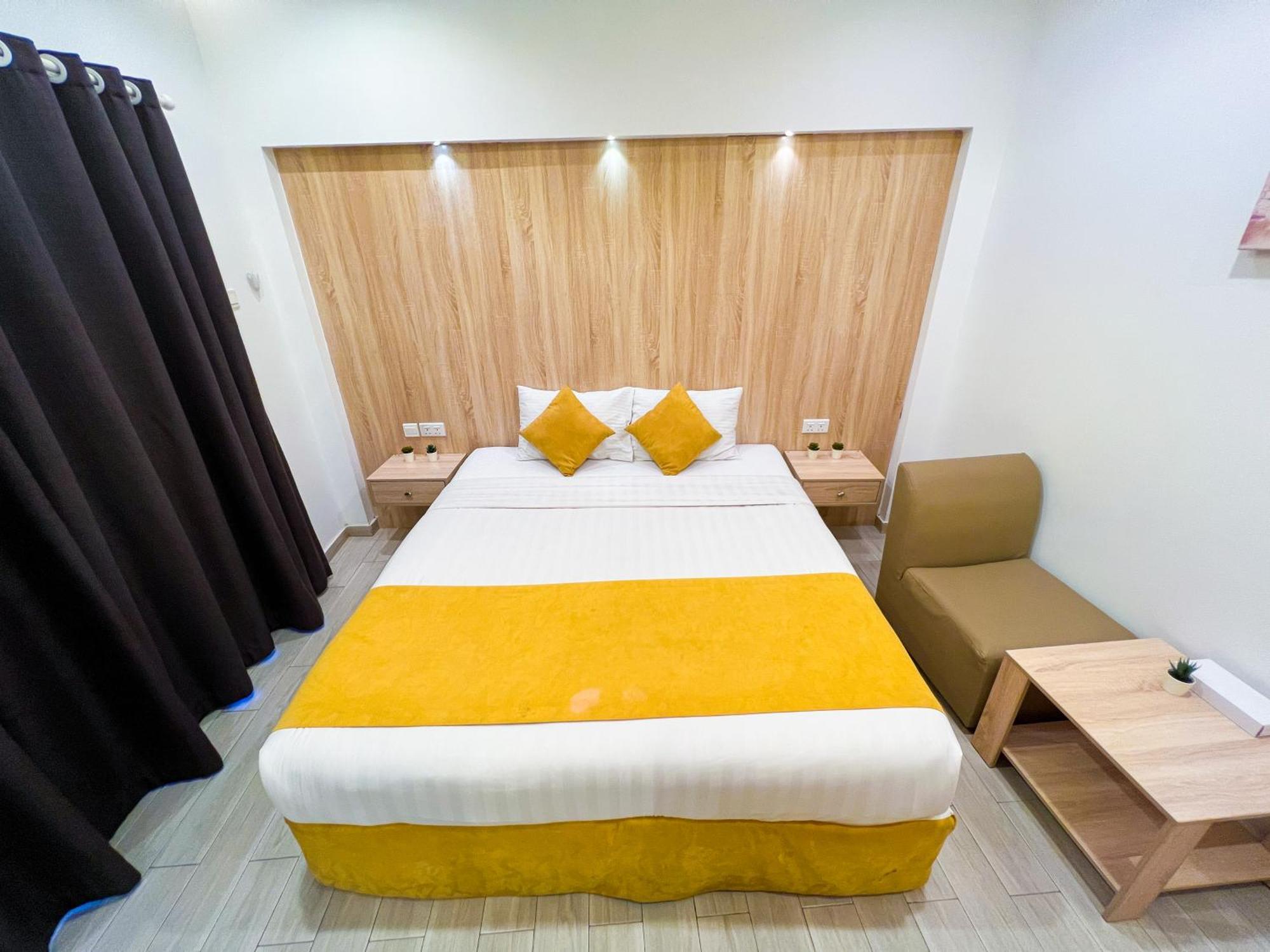 24 Gold Hotel Dubai Bagian luar foto